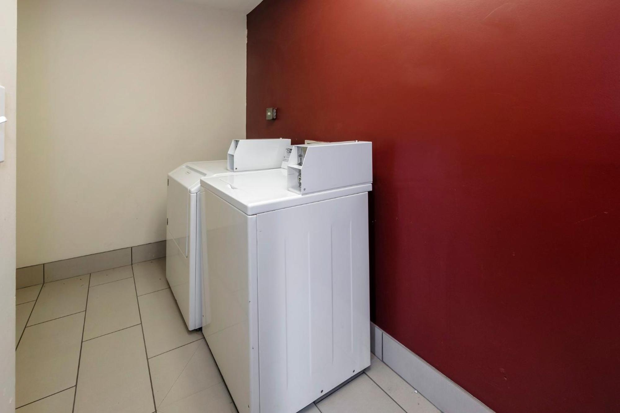 Red Roof Inn & Suites Savannah Airport Pooler Esterno foto