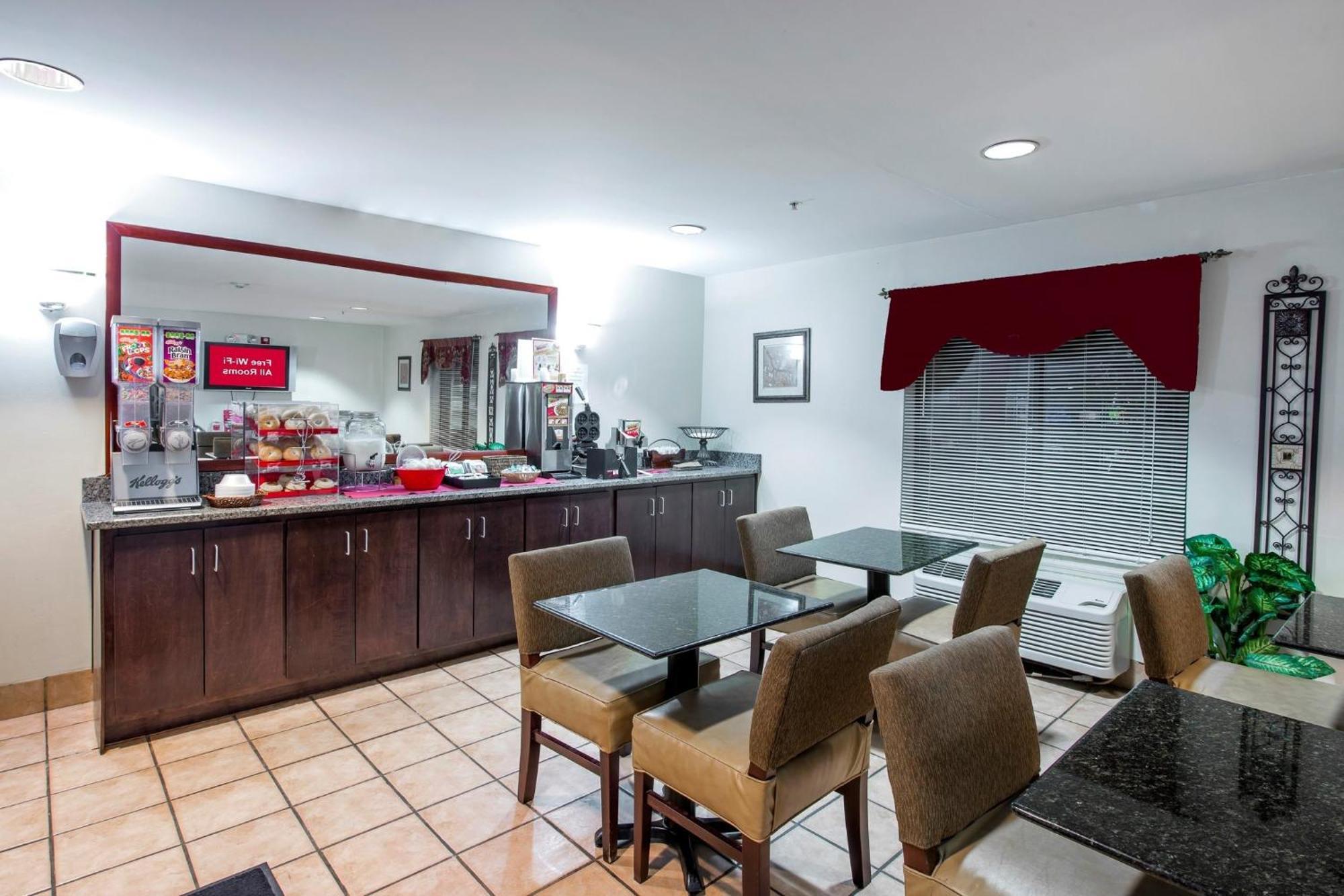 Red Roof Inn & Suites Savannah Airport Pooler Esterno foto