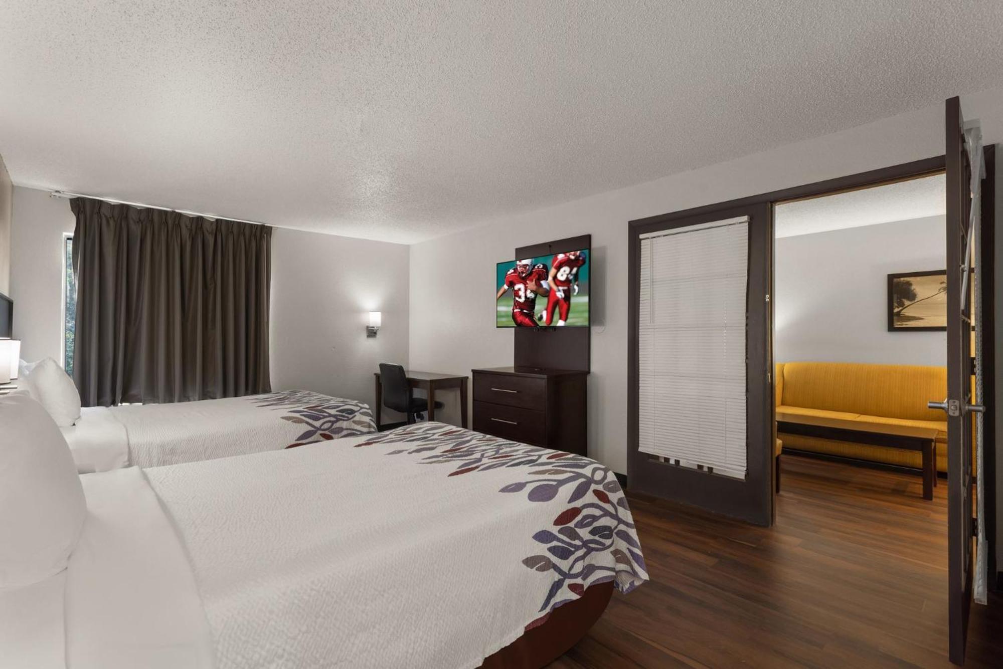 Red Roof Inn & Suites Savannah Airport Pooler Esterno foto