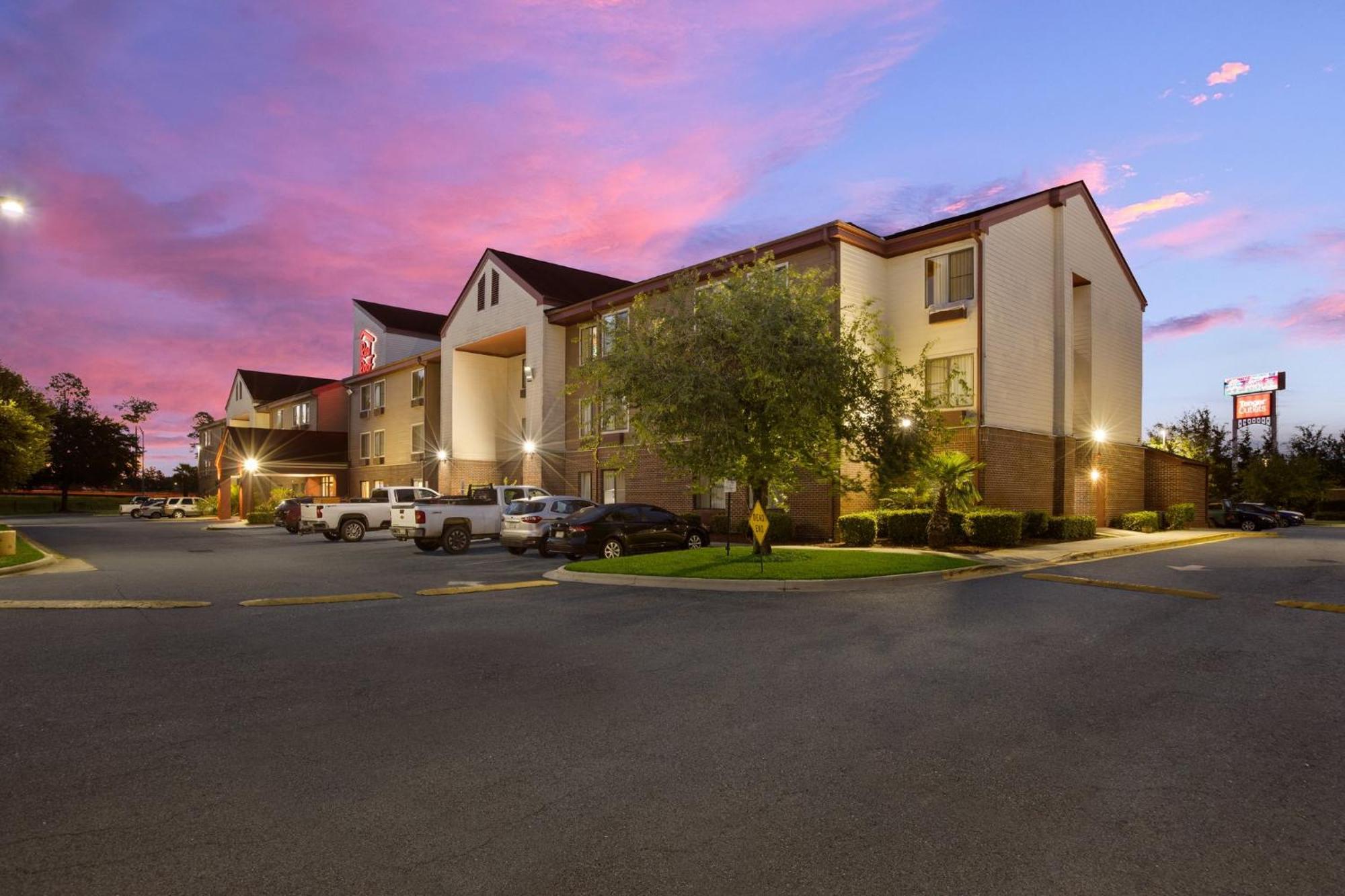 Red Roof Inn & Suites Savannah Airport Pooler Esterno foto