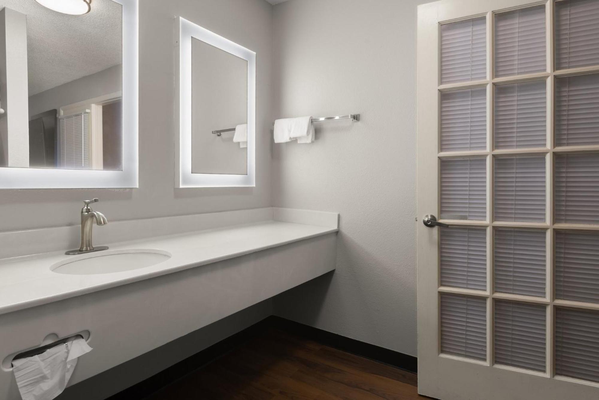 Red Roof Inn & Suites Savannah Airport Pooler Esterno foto