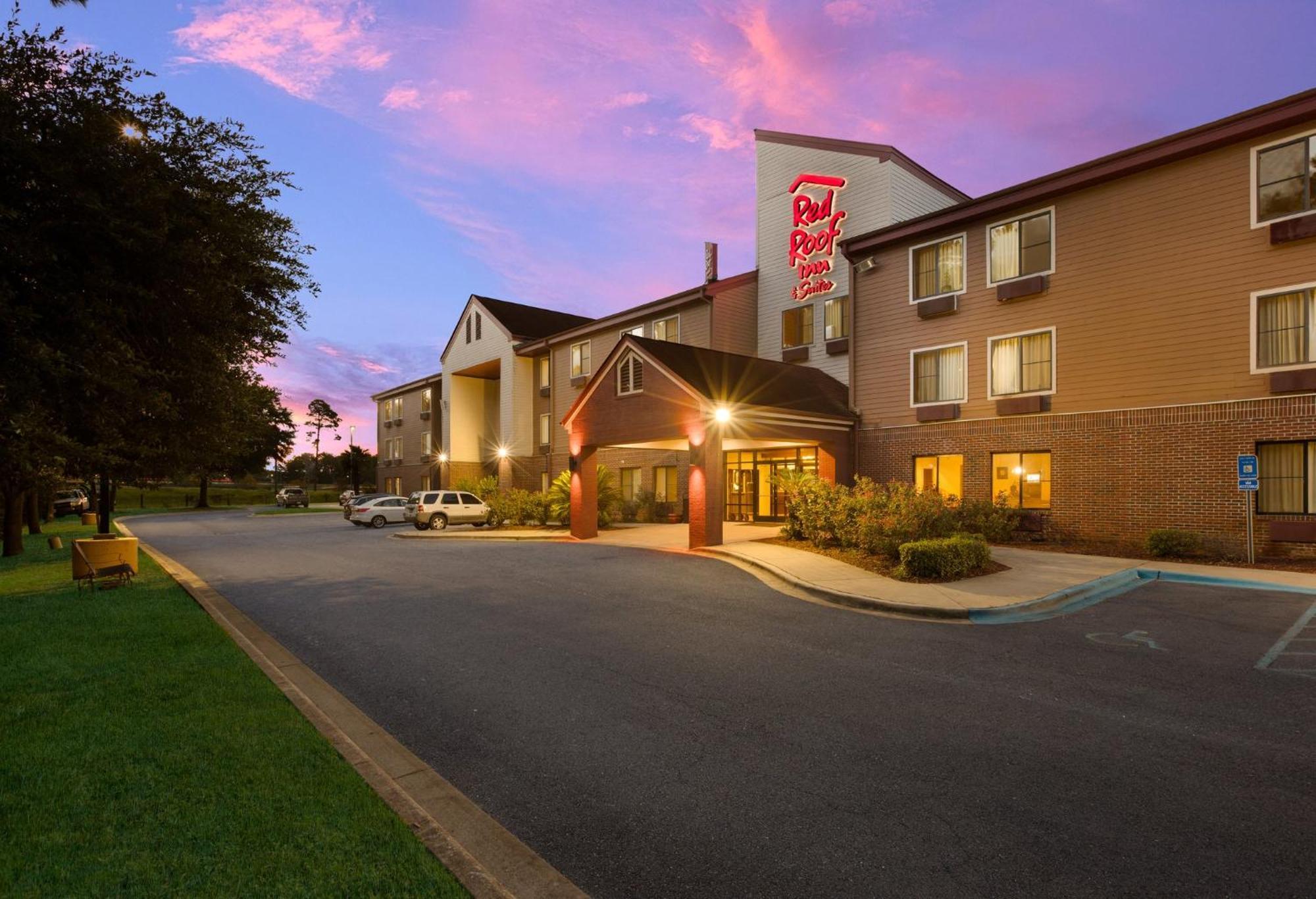 Red Roof Inn & Suites Savannah Airport Pooler Esterno foto