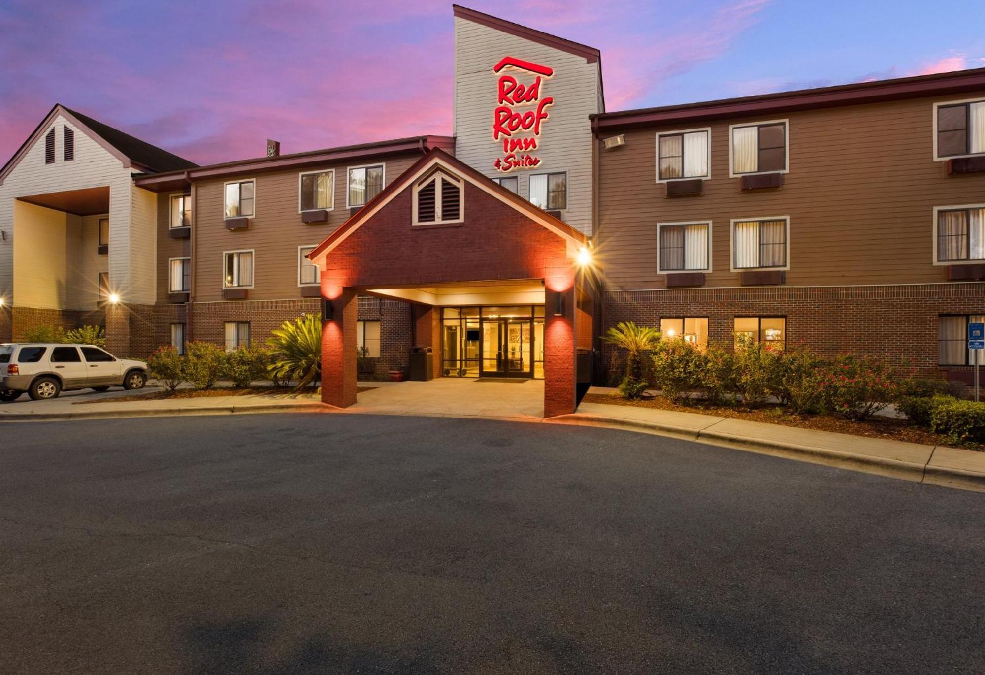 Red Roof Inn & Suites Savannah Airport Pooler Esterno foto